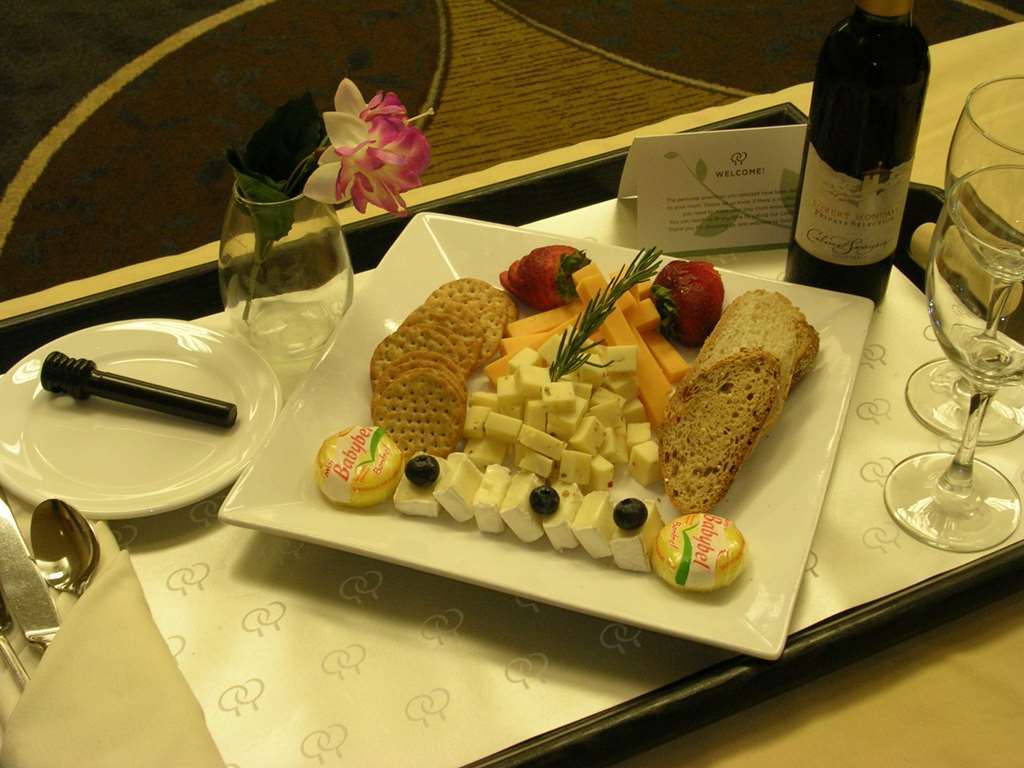 Hotel Doubletree By Hilton Chicago O'hare Airport-rosemont 4*
